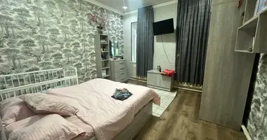 Дом 2 комнаты в Ташкент, Узбекистан