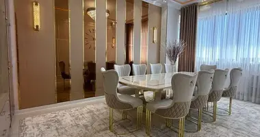 Квартира 5 комнат в Ташкент, Узбекистан