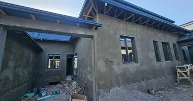 Дом 4 комнаты в Ташкент, Узбекистан