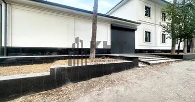 Продажа помещение от КНТ Мирзо-Улугбекский р-н Сайрам в Ташкент, Узбекистан