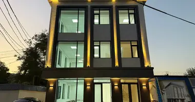 Продается здание в Мирабаде 340м2 Саракулька Срочно ! в Ташкент, Узбекистан