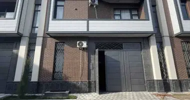 Дом 6 комнат в Ташкент, Узбекистан