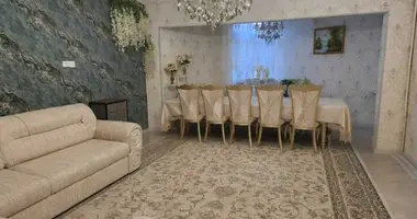Квартира 4 комнаты в Ташкент, Узбекистан
