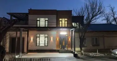 Дом 5 комнат в Ташкент, Узбекистан