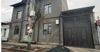 Дом 8 комнат в Ташкент, Узбекистан