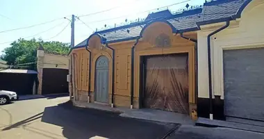 Дом 10 комнат в Ташкент, Узбекистан