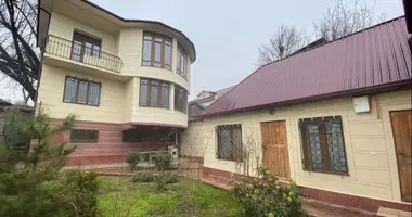 Дом 5 комнат в Ташкент, Узбекистан