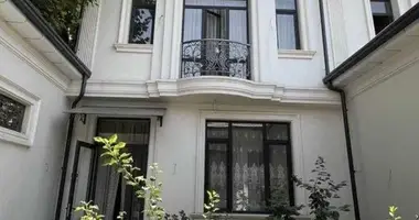 Дом 8 комнат в Ташкент, Узбекистан