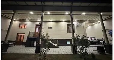 Дом 8 комнат в Ташкент, Узбекистан