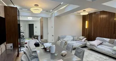 Квартира 4 комнаты в Ташкент, Узбекистан