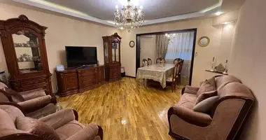 Квартира 3 комнаты в Ташкент, Узбекистан