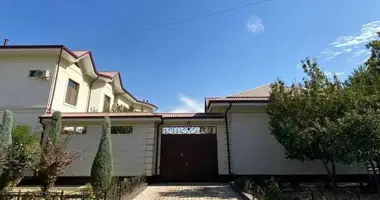 Дом 12 комнат в Ташкент, Узбекистан