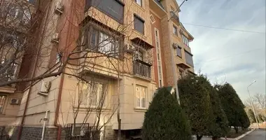 Квартира 5 комнат в Ташкент, Узбекистан