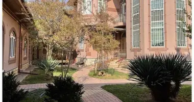 Дом 8 комнат в Ташкент, Узбекистан