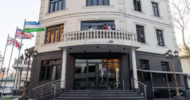 Коммерческое помещение 3 000 м² в Ташкент, Узбекистан