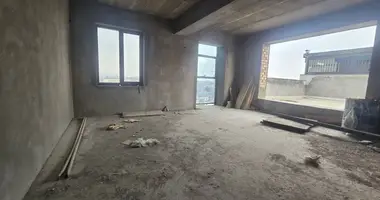 Квартира 4 комнаты в Ташкент, Узбекистан