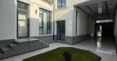 Дом 6 комнат в Ташкент, Узбекистан