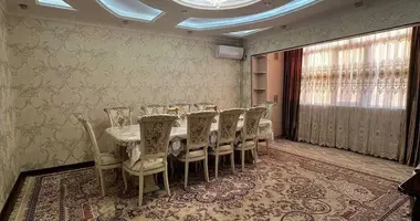 Квартира 5 комнат в Ташкент, Узбекистан