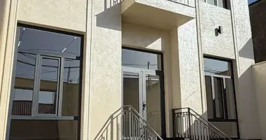 Дом 5 комнат в Ташкент, Узбекистан