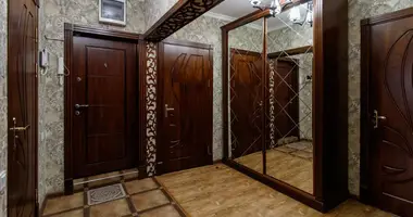 Квартира 4 комнаты в Ташкент, Узбекистан