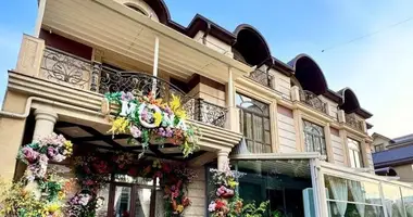 Tijorat 2 200 m² _just_in Toshkent, Oʻzbekiston