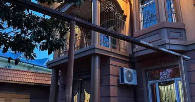 Дом 7 комнат в Ташкент, Узбекистан