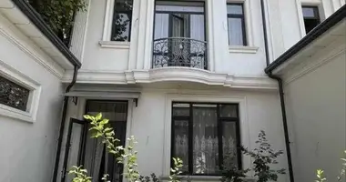 Дом 8 комнат в Ташкент, Узбекистан