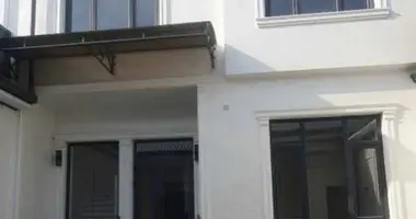 Дом 5 комнат в Ташкент, Узбекистан