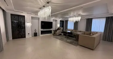 Квартира 4 комнаты в Ташкент, Узбекистан