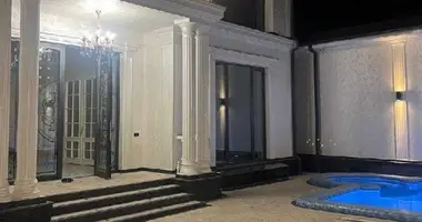 Дом 12 комнат в Ташкент, Узбекистан