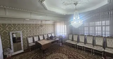 Квартира 5 комнат в Ташкент, Узбекистан