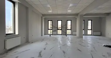 Коммерческое помещение 1 000 м² в Ташкент, Узбекистан