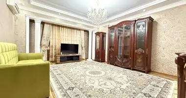 Квартира 4 комнаты в Ташкент, Узбекистан