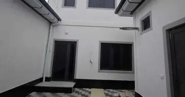 Дом 5 комнат в Ташкент, Узбекистан