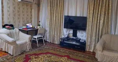 Kosmonavtlar metrosi yaqinida qizlarga sherigchilikka kv beriladi _just_in Toshkent, Oʻzbekiston