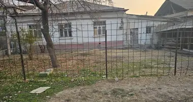Дом 4 комнаты в Нурафшан (Тойтепа), Узбекистан