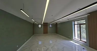 Сдается в аренду отдельно стоящие коммерческое здание в Мирзоулугбекском районе ул. Новомосковская в Ташкент, Узбекистан