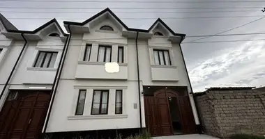 Дом 5 комнат в Ташкент, Узбекистан