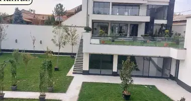 Дом 8 комнат в Ташкент, Узбекистан