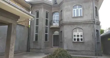 Дом 5 комнат в Ташкент, Узбекистан