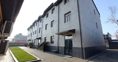 Коммерческое помещение 1 670 м² в Сергели, Узбекистан