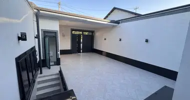 Дом 4 комнаты в Ташкент, Узбекистан