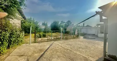 Дом 4 комнаты в Янгибазар, Узбекистан