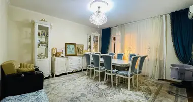Квартира 4 комнаты в Ташкент, Узбекистан
