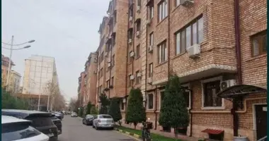 Квартира 3 комнаты в Ташкент, Узбекистан
