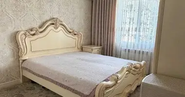 Квартира 4 комнаты в Ташкент, Узбекистан