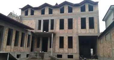 Дом 8 комнат в Ташкент, Узбекистан