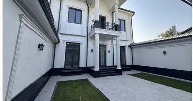 Дом 5 комнат в Ташкент, Узбекистан