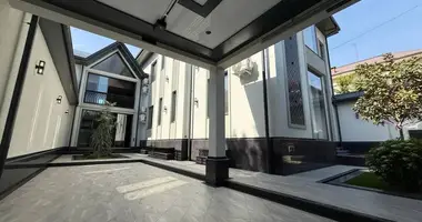 Дом 5 комнат в Ташкент, Узбекистан