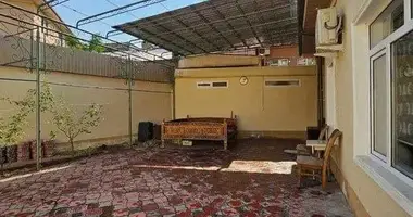 Дом 5 комнат в Ташкент, Узбекистан